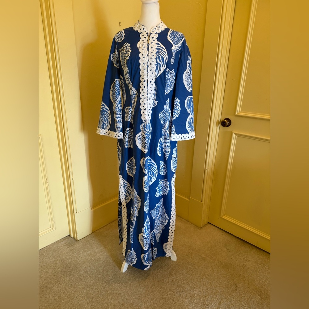 Lilly Pulitzer Elegant Blue and White Maxi Dress